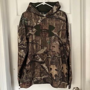 Men’s Under Armour camouflage hoodie sweatshirt